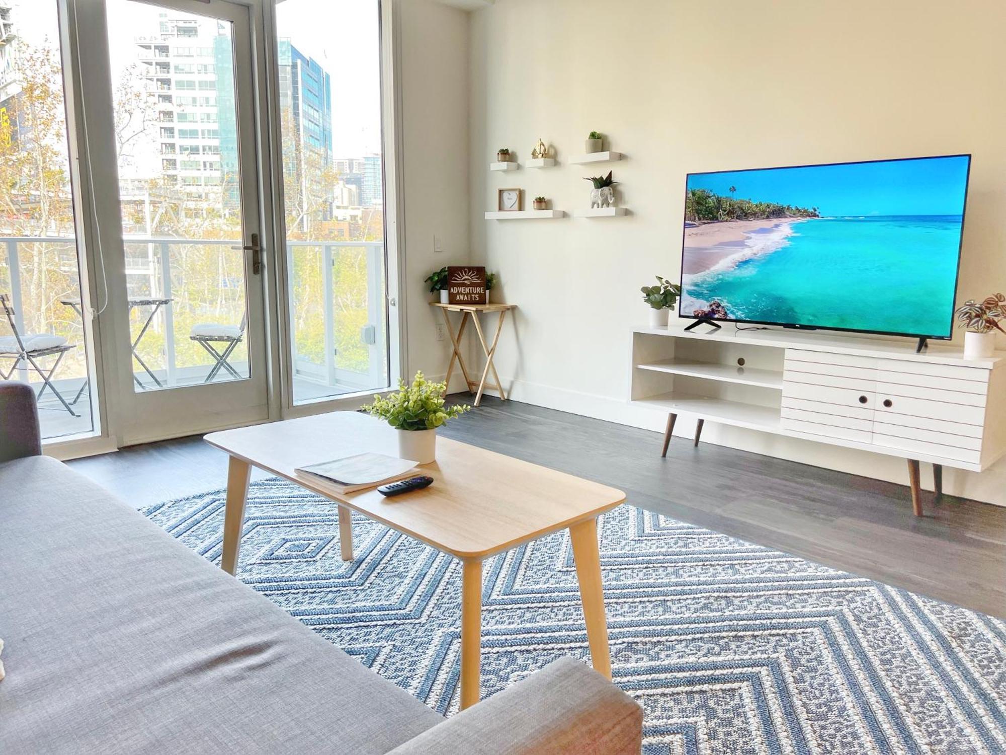 Stunning Apartment By Petco Park! Сан Диего Екстериор снимка