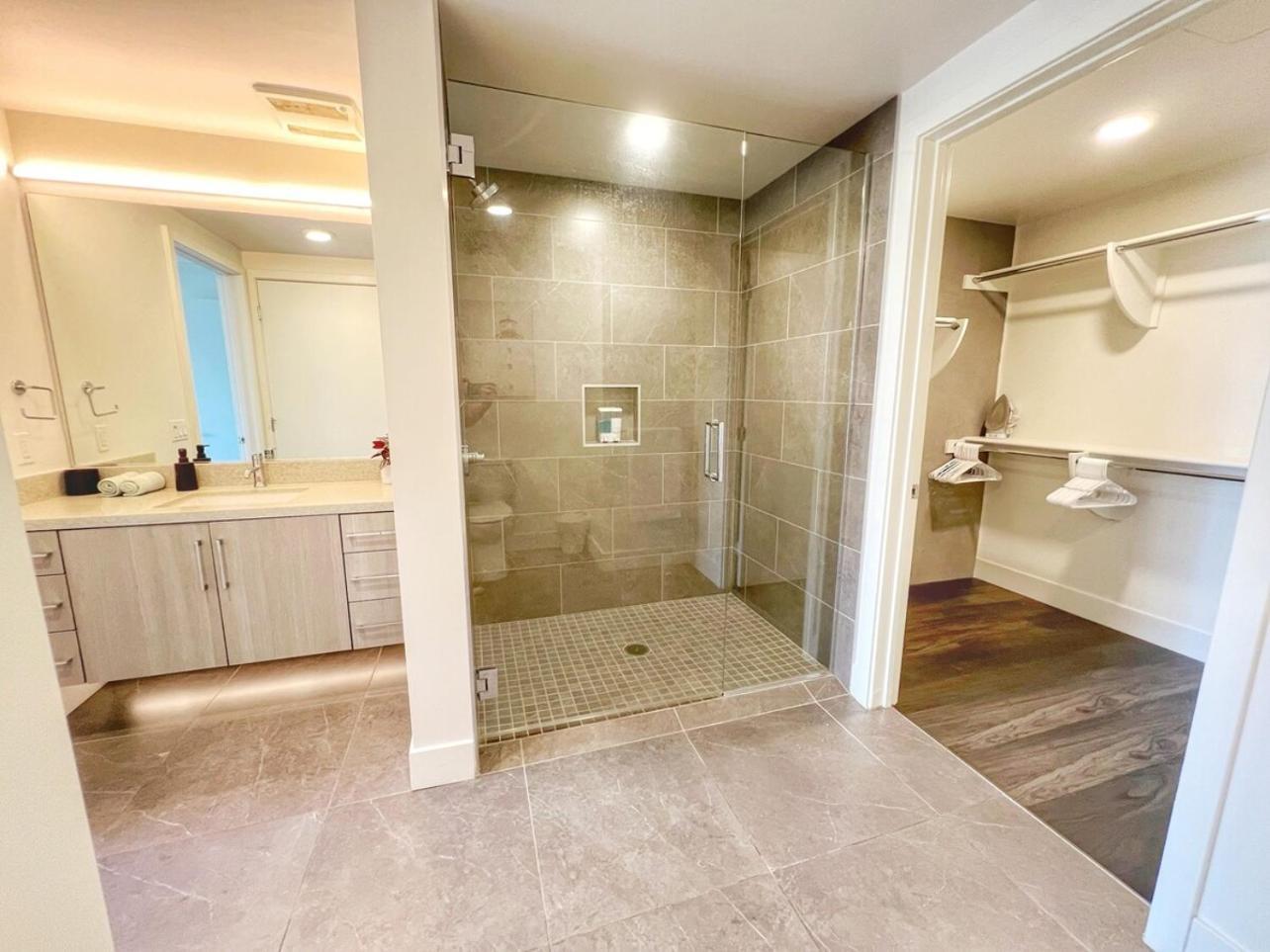 Stunning Apartment By Petco Park! Сан Диего Екстериор снимка