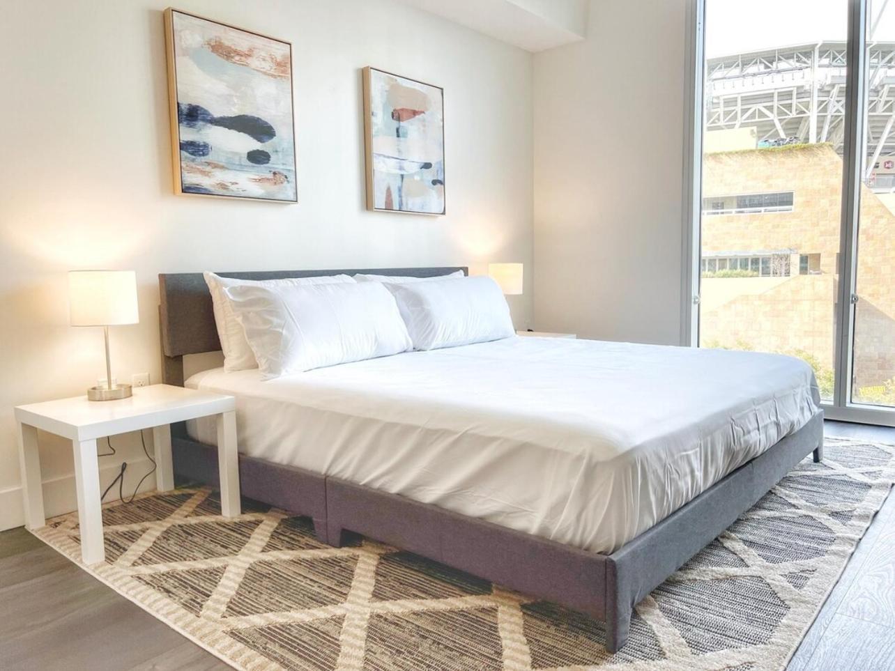 Stunning Apartment By Petco Park! Сан Диего Екстериор снимка