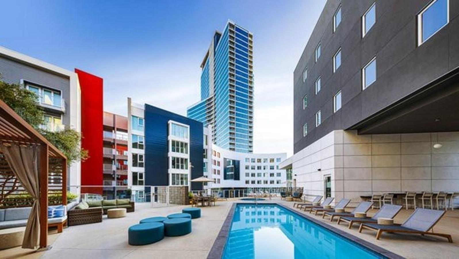 Stunning Apartment By Petco Park! Сан Диего Екстериор снимка